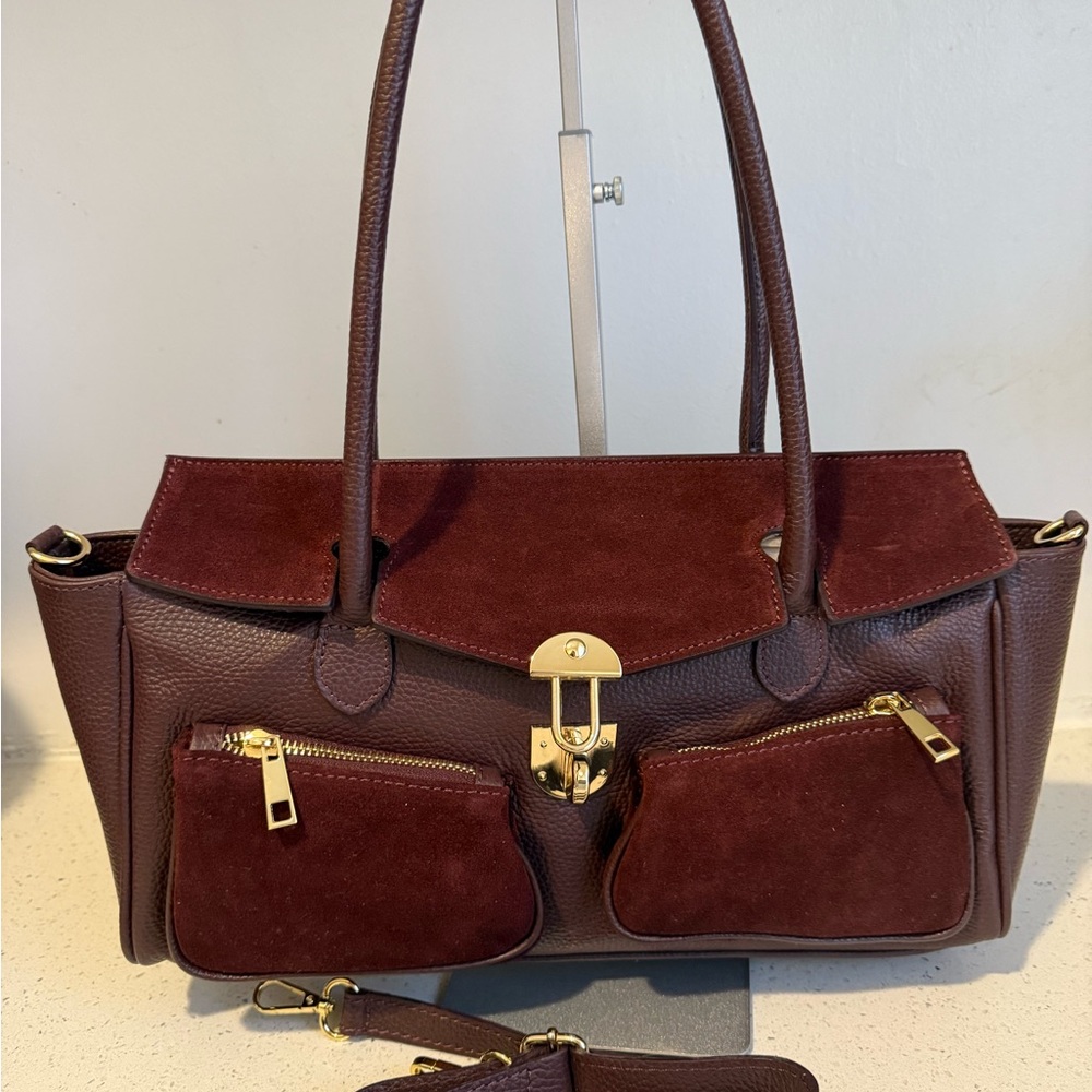 Chic Burgundy Leather Shoulder Bag Made in Italy - Picture 4 of 11
